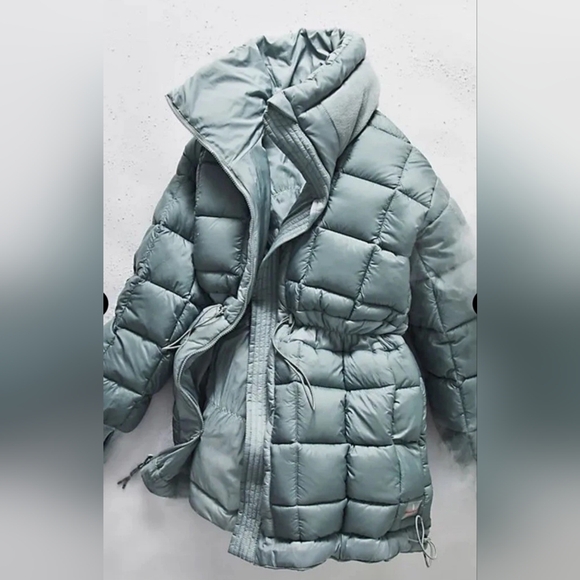 Free People Movement Like A Dream Reversible Puffed Jacket. Hood - Picture 5 of 12